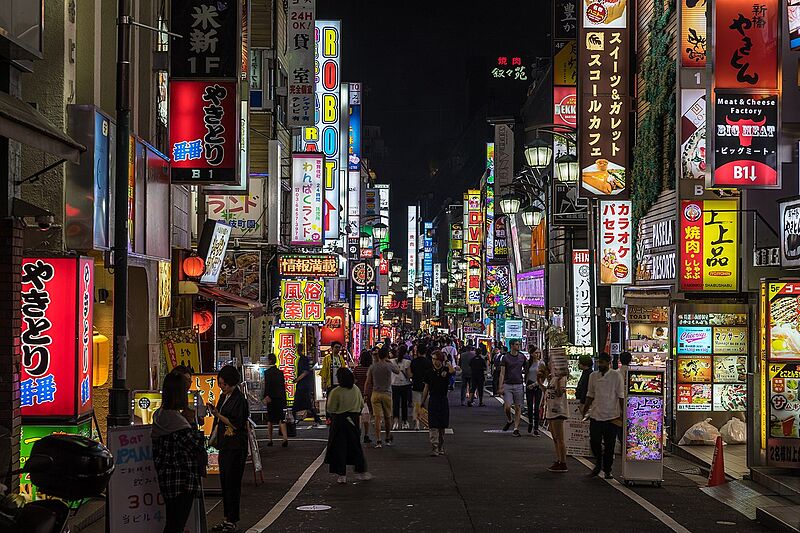 ファイル:Colorful neon street signs in Kabukichō, Shinjuku, Tokyo.jpg