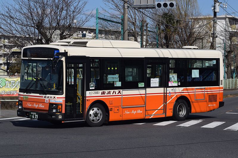 ファイル:東武バスセントラル2861.jpg