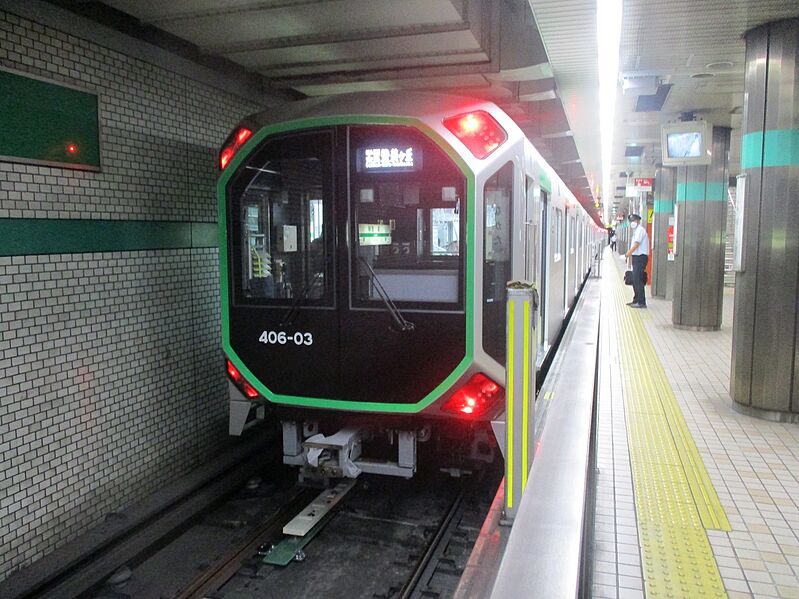 ファイル:大阪メトロ400系-1.JPG