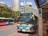 ファイル:Yokohama.Sta.dep.R62.jpg