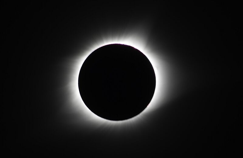 ファイル:Solar-eclipse-1024x.jpg
