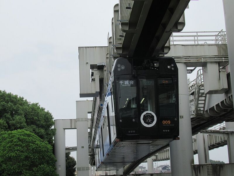 ファイル:Chiba city monorail 25f.jpg