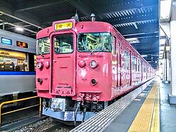 JR415kei Nanao Line at Kanazawa Station.jpg
