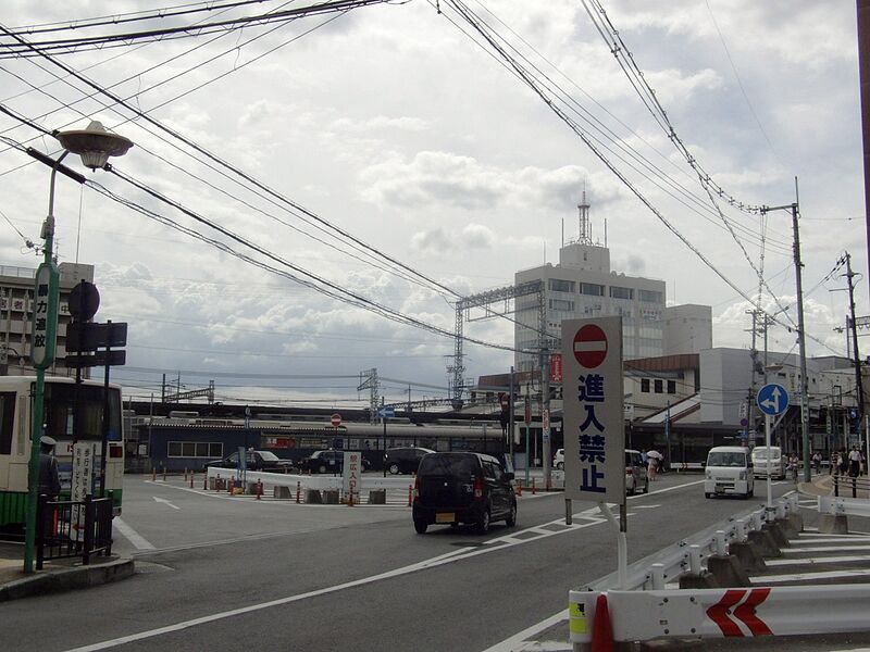 ファイル:Yamato Saidaiji station.jpg