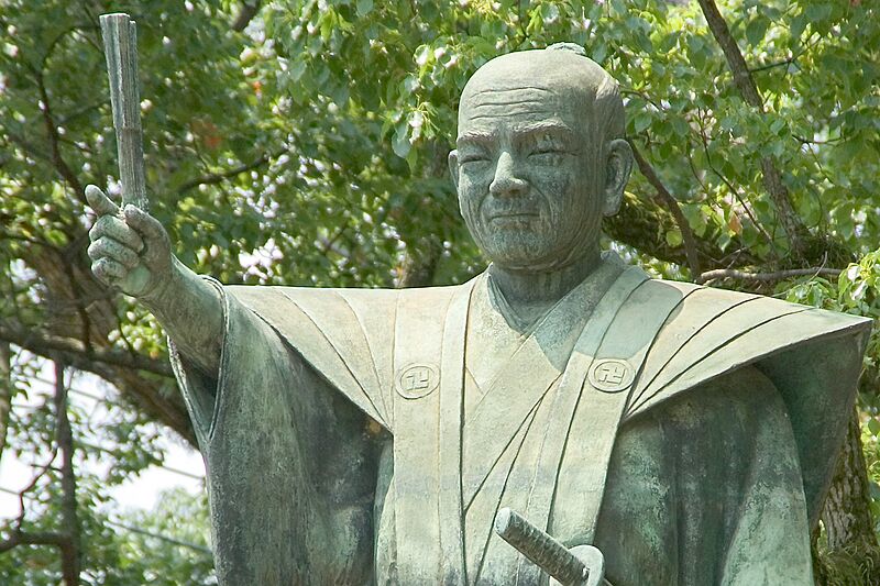ファイル:蜂須賀家政青銅像.jpg