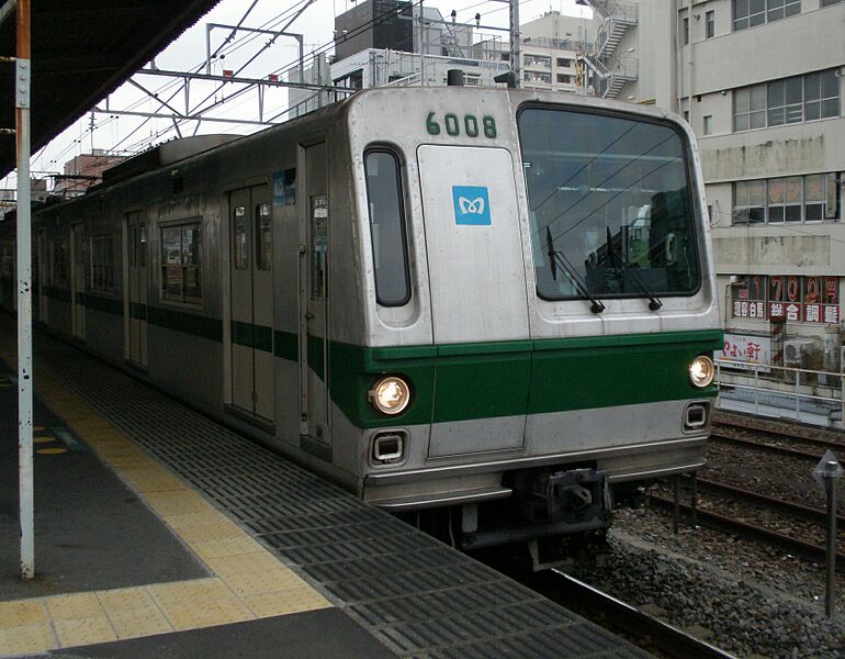 ファイル:東京メトロ6000系-1.jpg