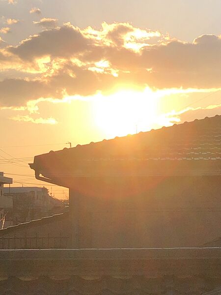 ファイル:夕方の太陽.jpeg
