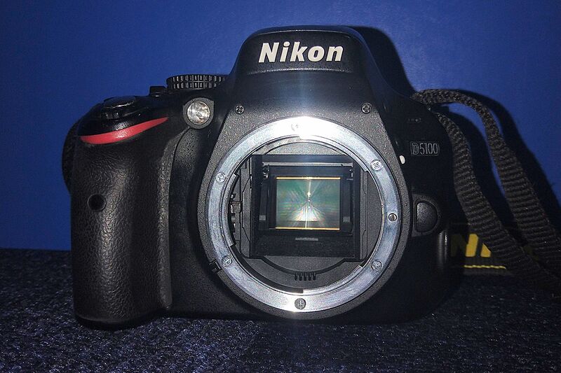ファイル:Nikon D5100 2024-02-18.jpg